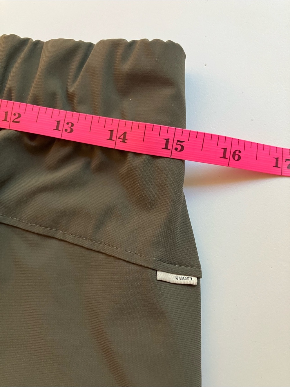 Vuori Miles Tech Ankle Elastic-Waist Pants in Pistachio Green Mid-Rise Medium - Picture 10 of 14